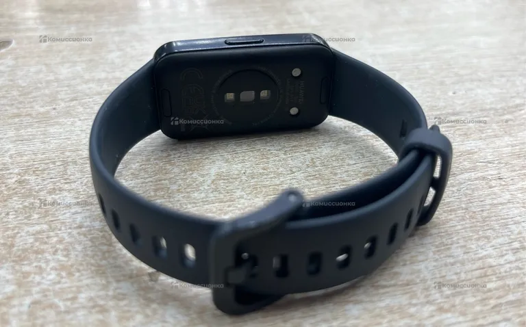 Часы Huawei band 8