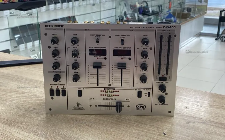 диджейский пульт BENRINGER PRO MIXER DLX400