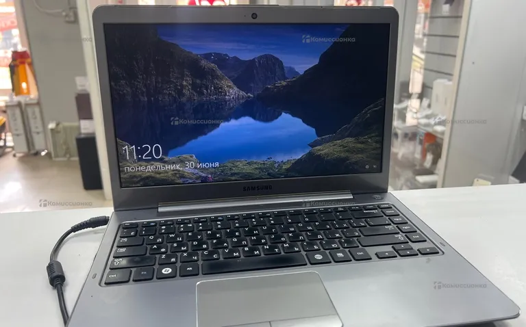 Ноутбук Samsung 535U