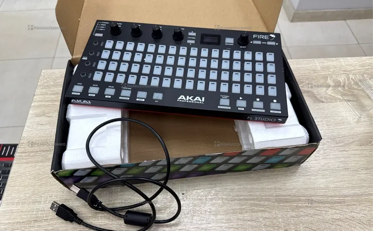 Музыкальный центр Akai fire FL Studio