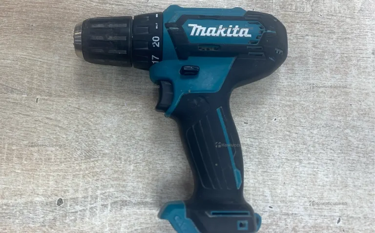 Дрель-Шуруповерт Makita DF333D