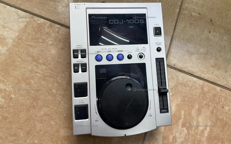 Цифровой приоигриватель Pioneer CDJ-100s