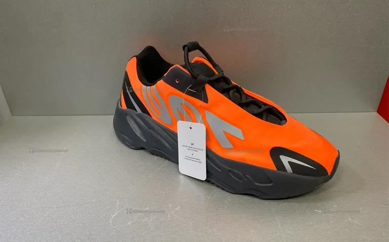 Кроссовки Adidas Yeezy 700 43p