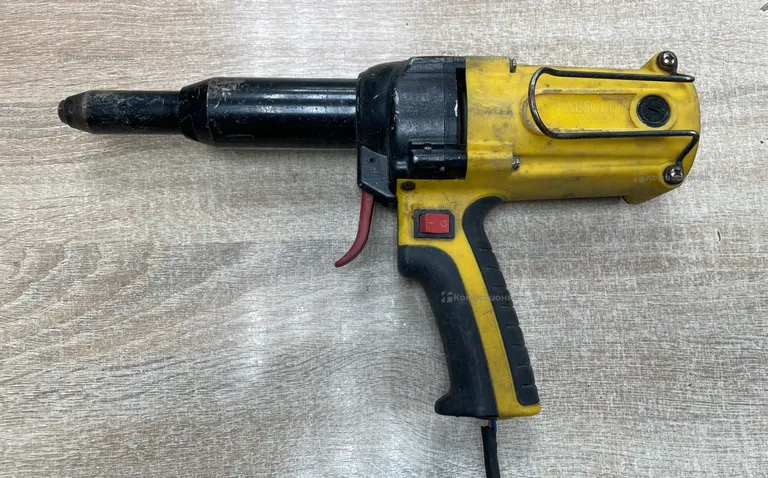 Заклепочник Absolut skytools  SK1006