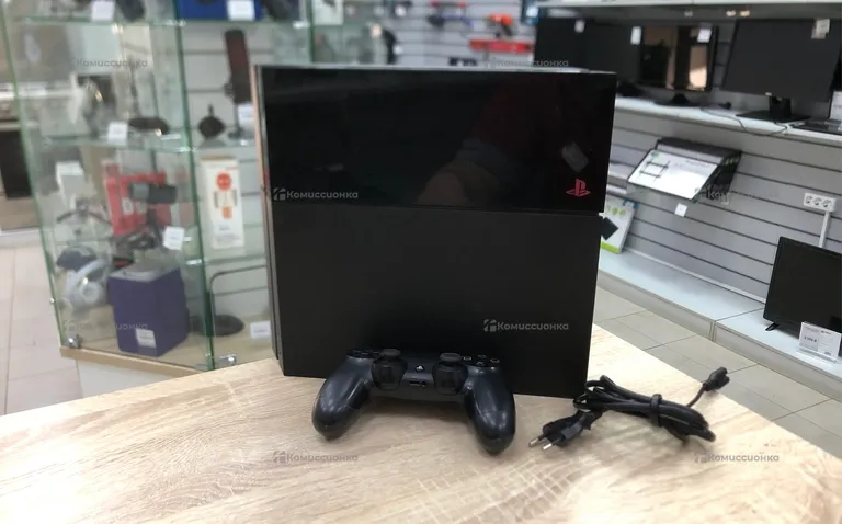 Игровая приставка PS4 Fat 500Gb