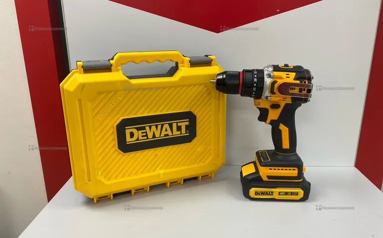 безщеточный шуруповерт DeWalt..