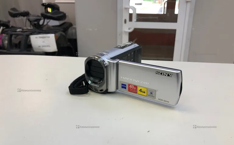 Фотоаппарат  Sony dcr-sx44e