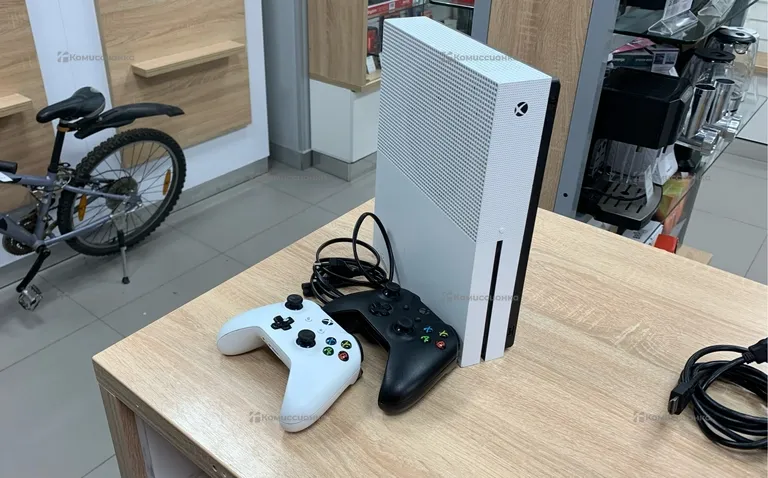 Приставка Xbox One S