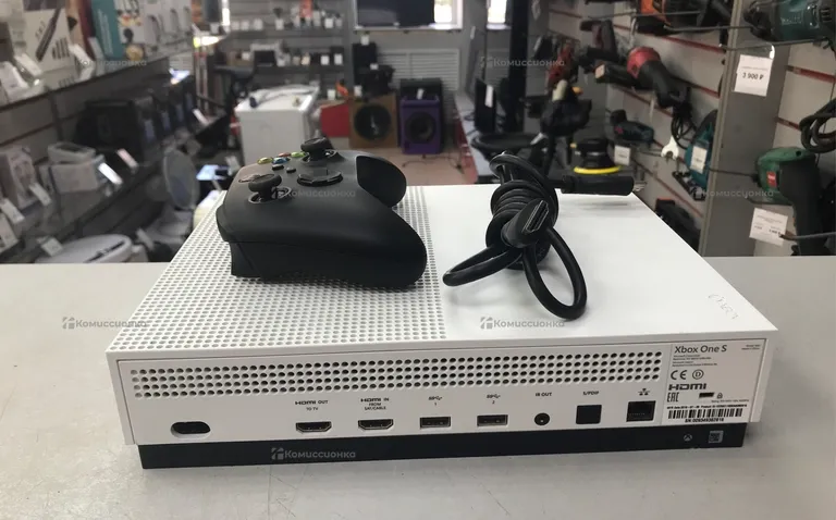 Приставка Xbox One S 1TB