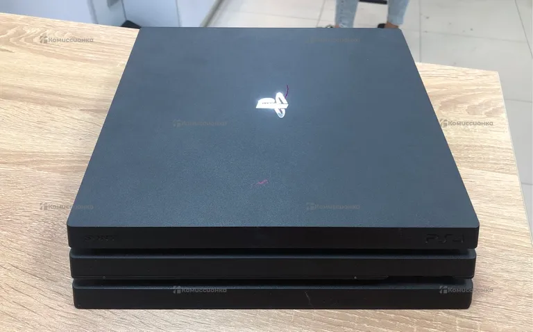 Приставка PS4. ps 4 pro 1tb