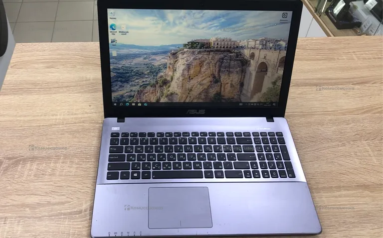 Ноутбук  Asus x550d