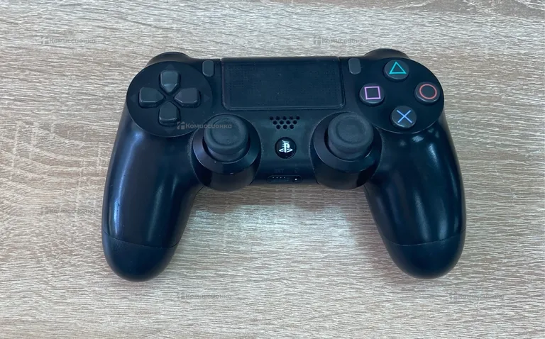 Джойстик PS4