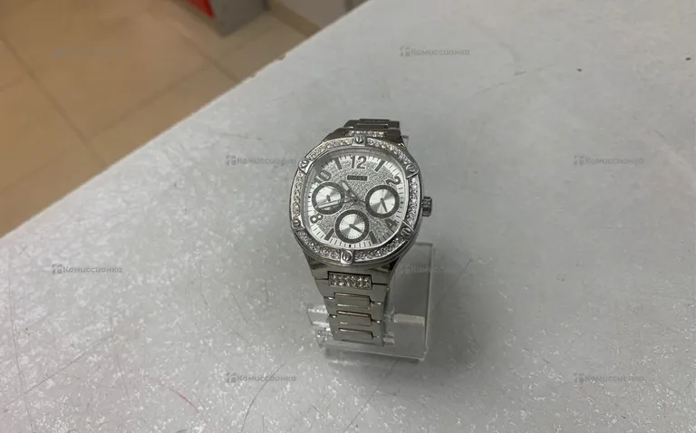 Часы  Guess GW0552L1