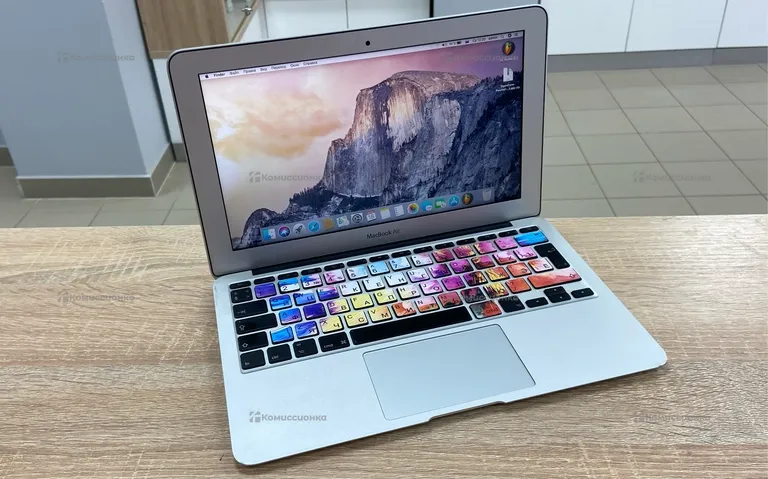 MacBook Air ( 11-inch A1370 )