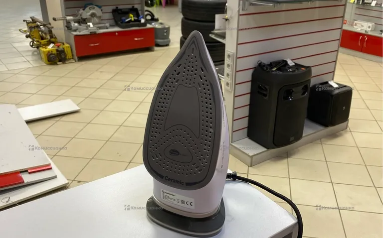 Утюг EUROSTEK EEI-2604