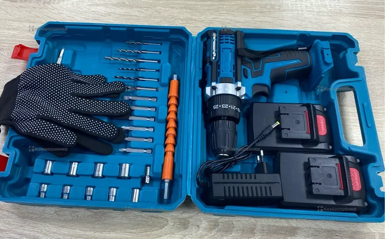 Шуруповерт Makita реп. с набором