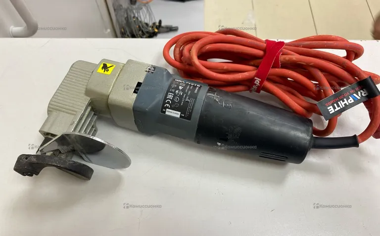 Ножницы по металлу GRAPHITE 59G402