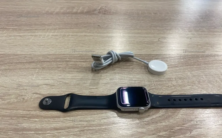 Часы  Apple Watch SE 40mm