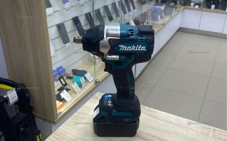 Гайковерт Makita