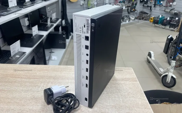 Приставка Xbox One S 1Tb