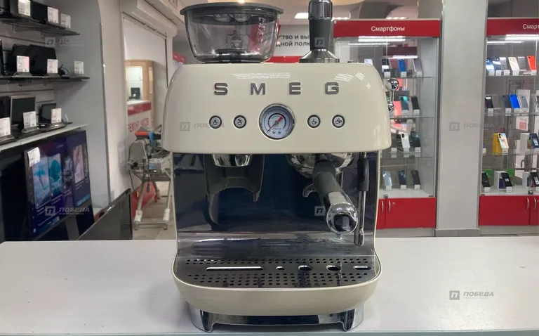 Кофемашина SMEG