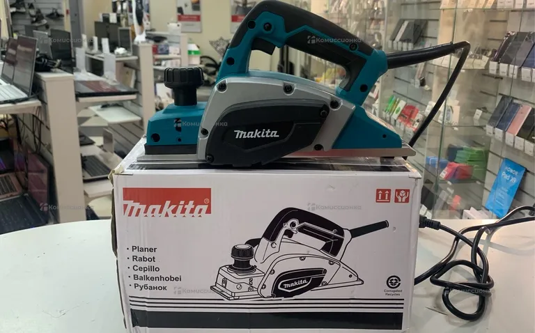 Электрорубанок makita KP0800