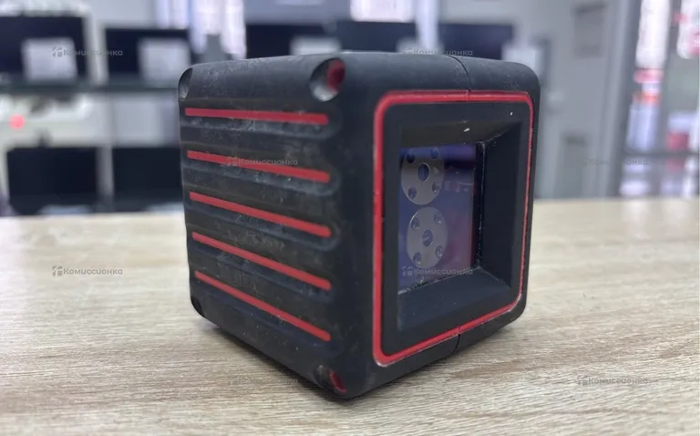 Лазерный уровень Cube Laser class 2