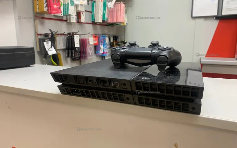 Приставка PS4. PS4 Fat 512