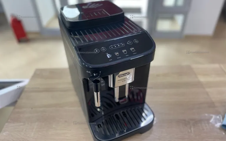 Кофемашина Delonghi Magnifica EVO
