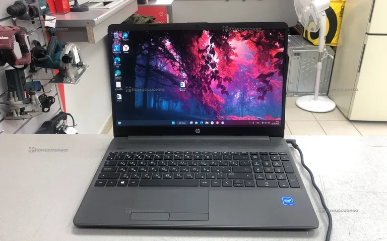 Ноутбук HP 250 g8