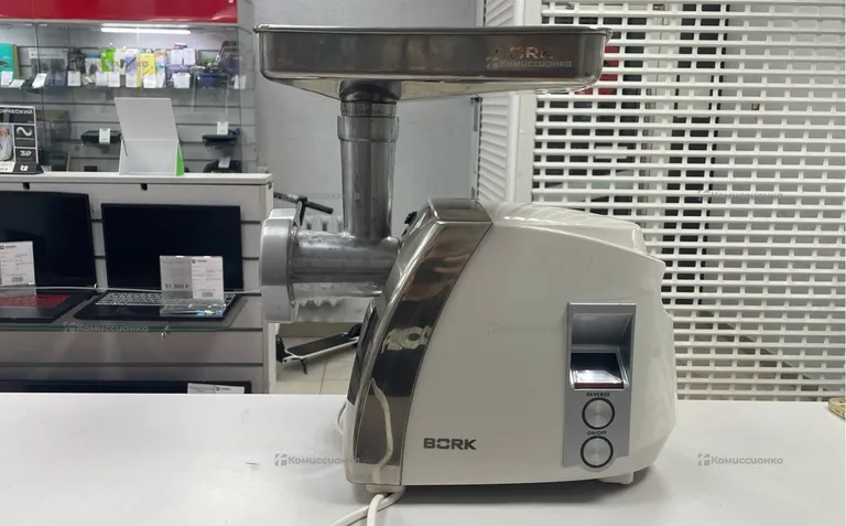Мясорубок bork m401