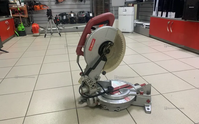 Пила торцовочная ЗУБР зпт-255-1800 пл