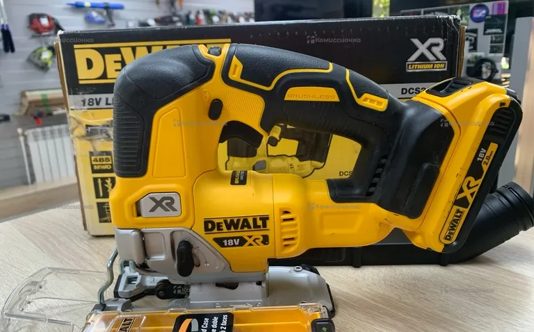 аккумуляторный электролобзик DEWALT DCS334N
