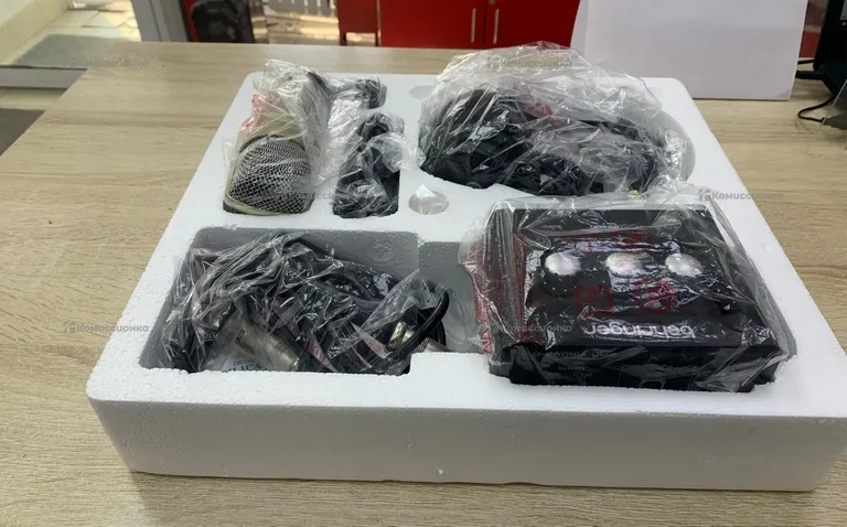Набор для звукозаписи Behringer U-Phoria Studio