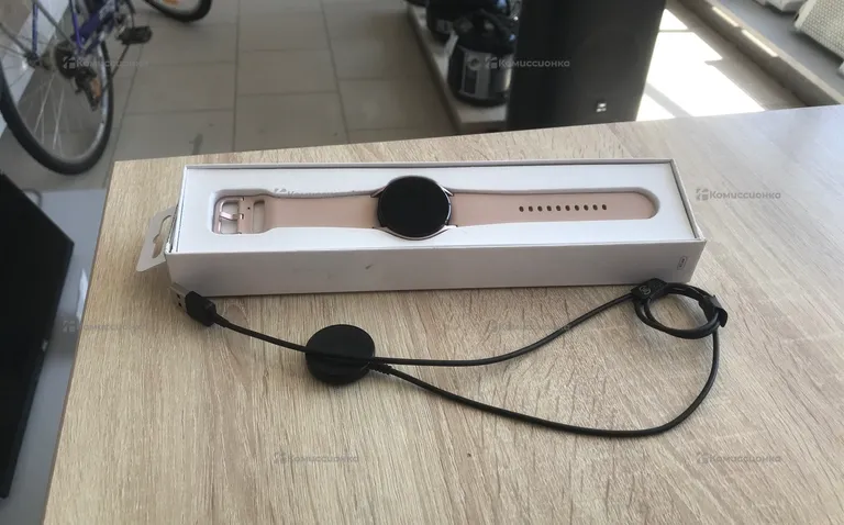 Часы  Samsung Galaxy Watch 4