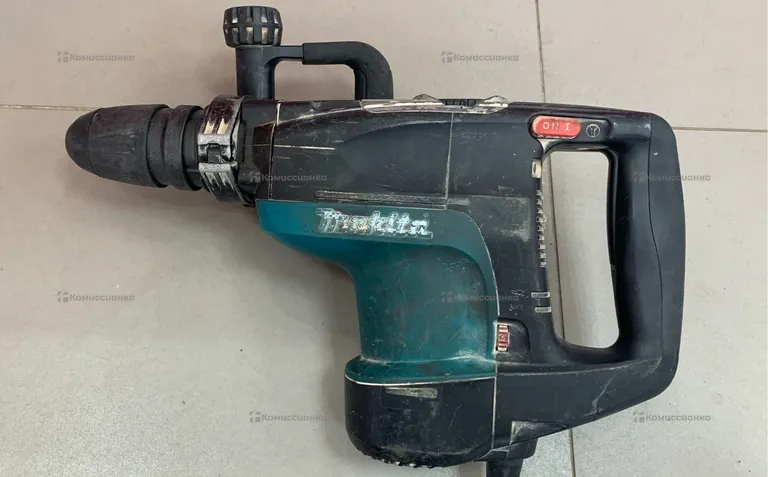 Перфоратор makita HR4001C