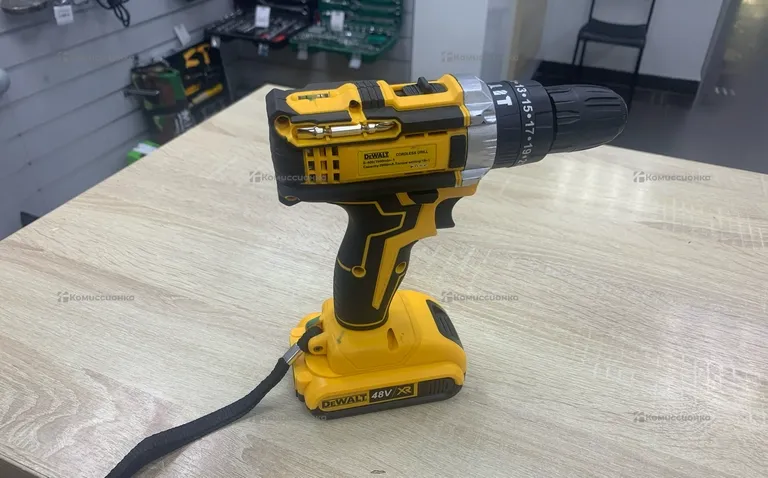 Шуруповёрт DeWalt (реплика)