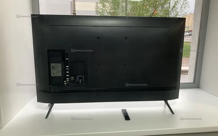 Телевизор Samsung UE50AU7100U