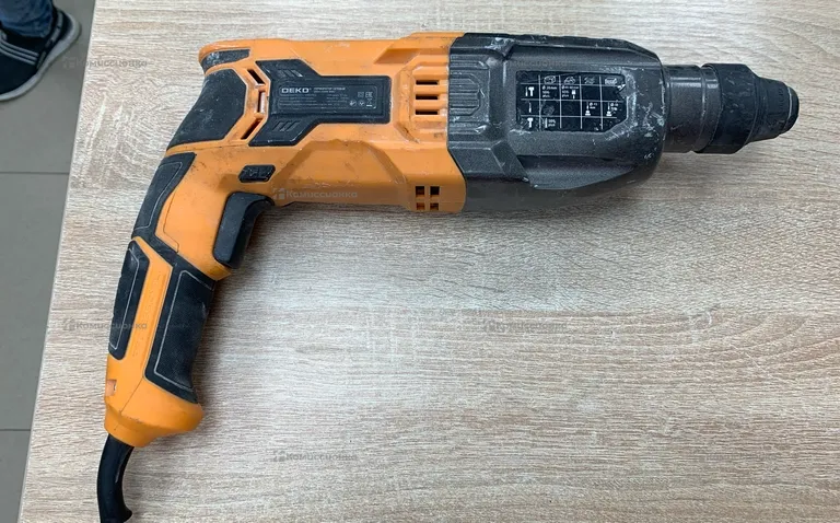 Перфоратор Deko DKH1350W