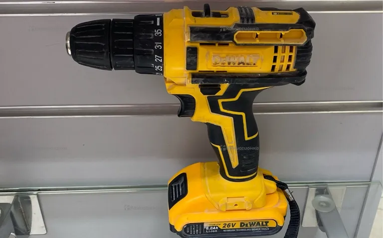 Дрель-Шуроповерт DeWalt dw625e