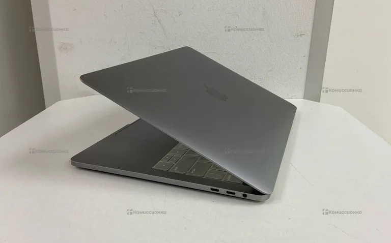 Ноутбук Apple MacBook Pro 13 2019