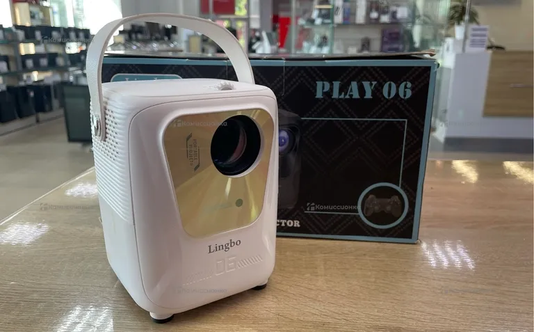 Проектор  Lingbo Play 06