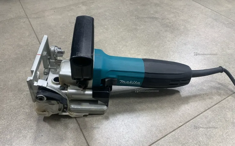 Фрезер makita PJ7000