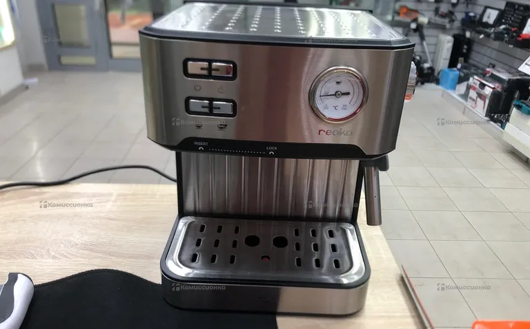 Кофеварка рожковая Reoka