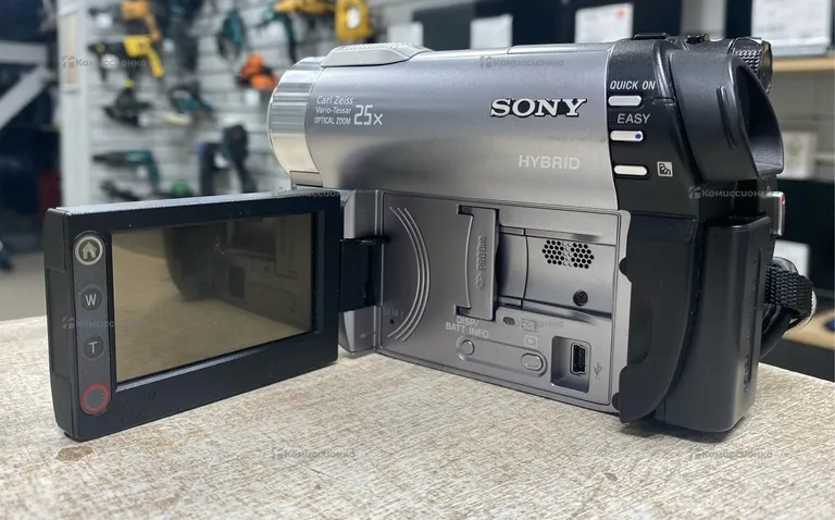 Видеокамера  Sony DCR-DVD710E
