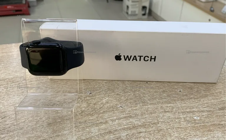 Часы Apple Watch SE 40mm (2Gen)
