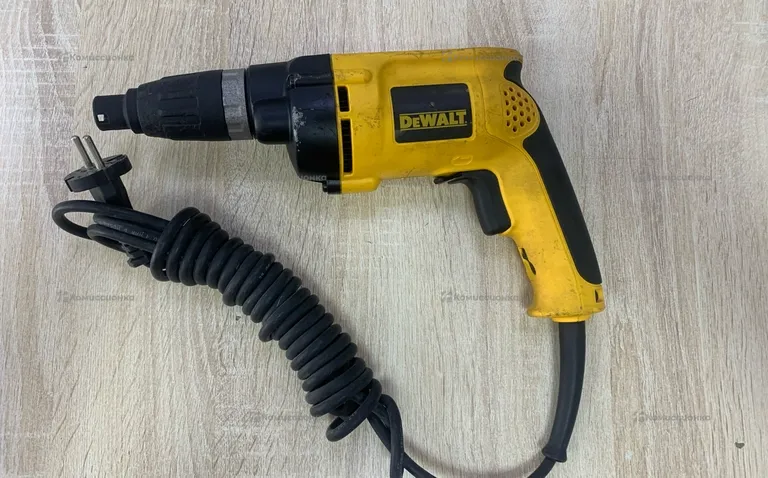 Шуруповерт dewalt DW263QS