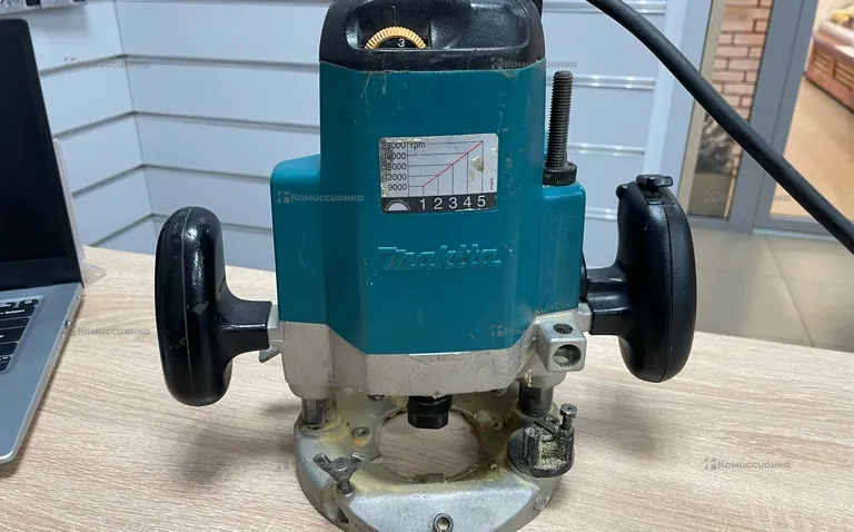 Фрезер makita 3612C