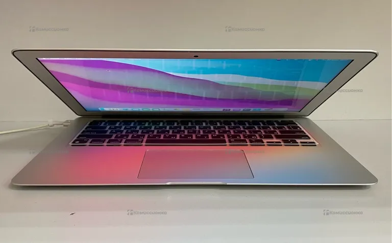 Ноутбук MacBook Air (13-inch,Mid 2012)