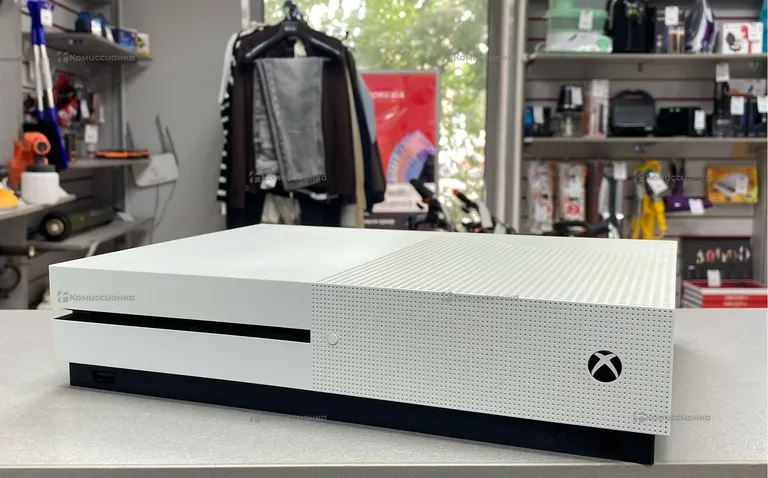 Приставка Xbox One S 1Tb